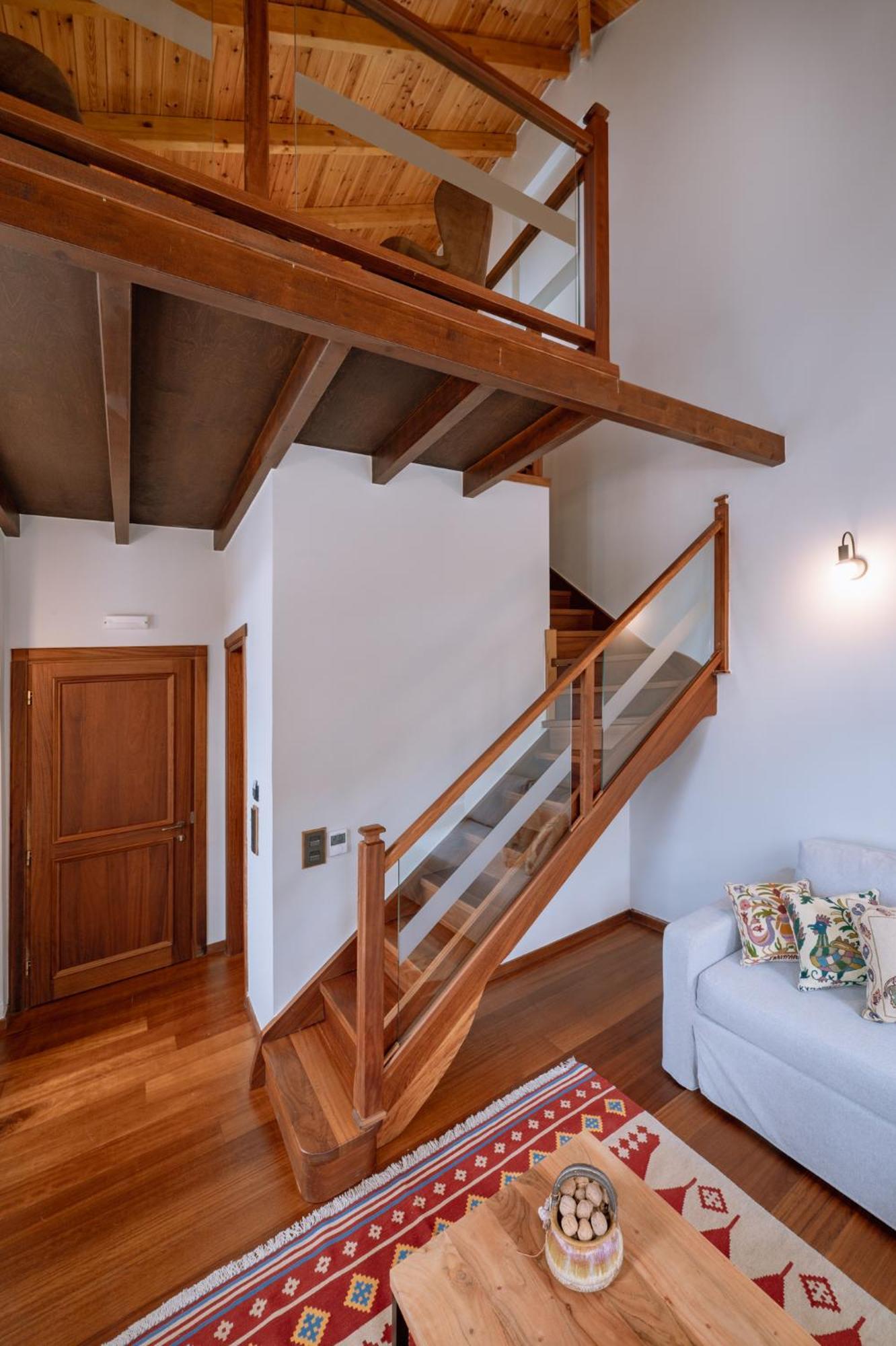 Νysa Hotell Mousthéni Eksteriør bilde