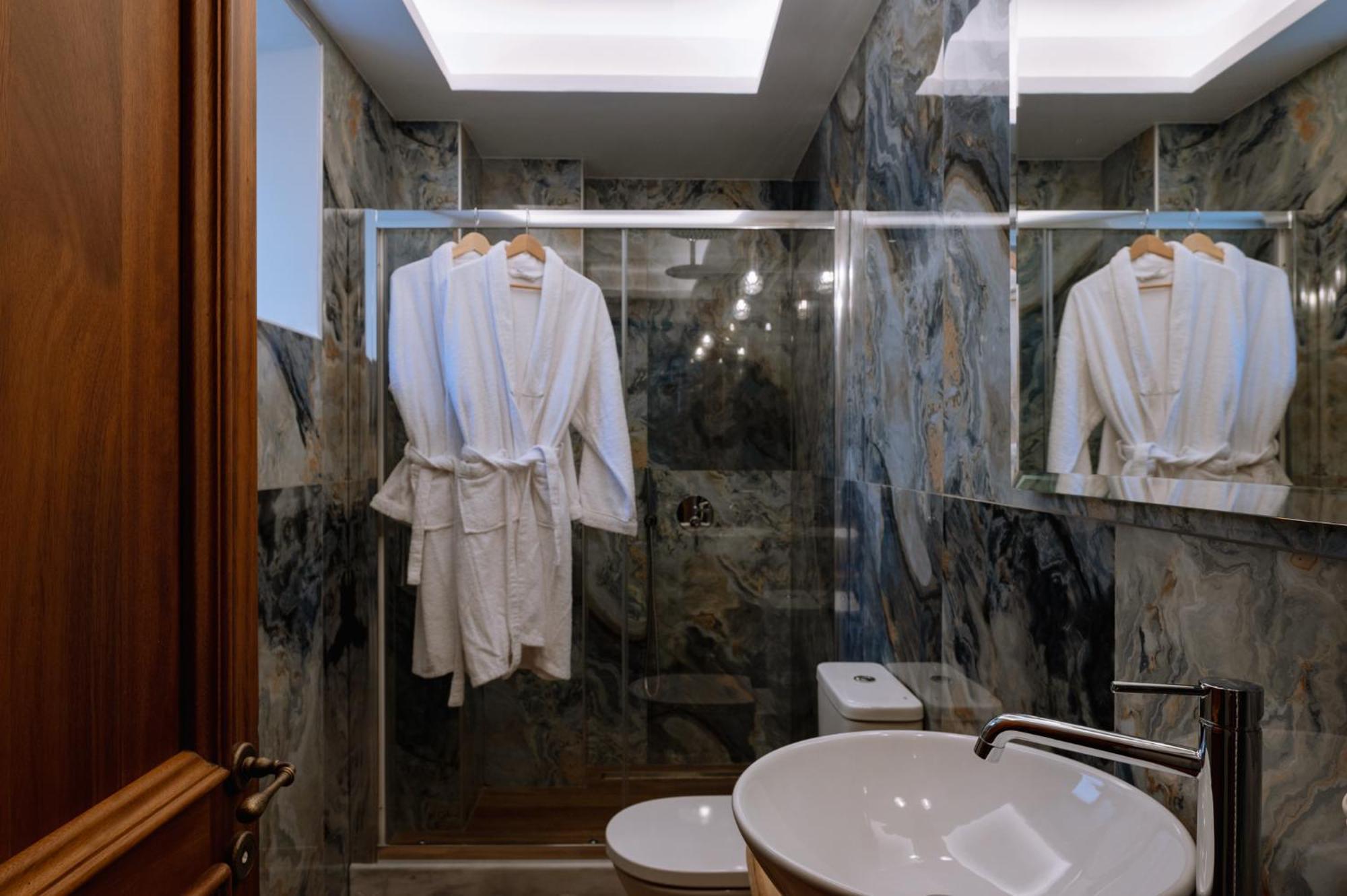 Νysa Hotell Mousthéni Eksteriør bilde