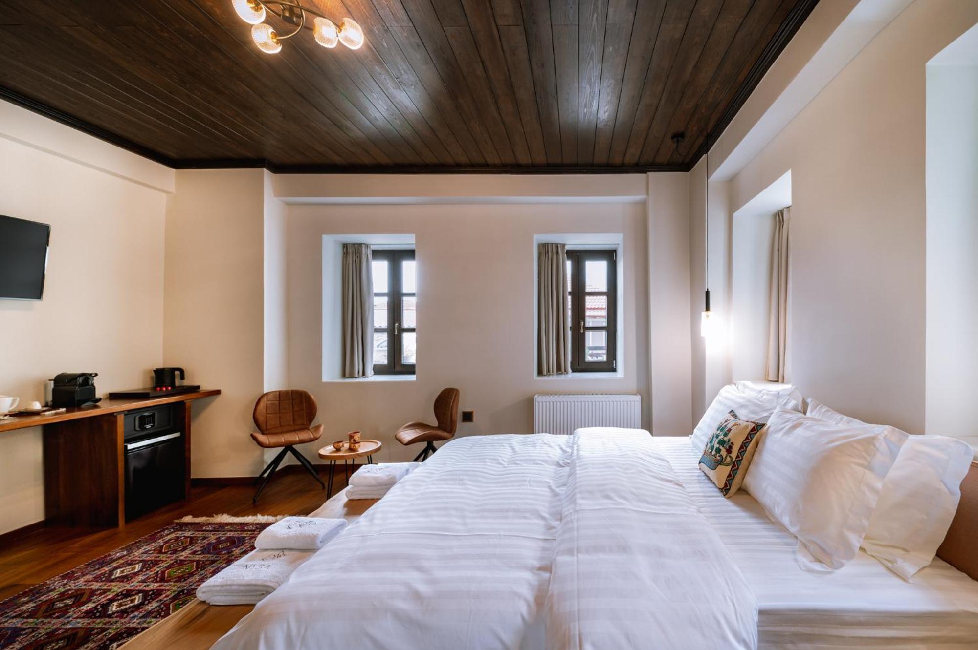 Νysa Hotell Mousthéni Eksteriør bilde