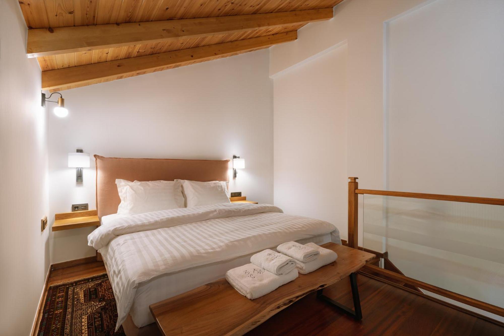 Νysa Hotell Mousthéni Eksteriør bilde